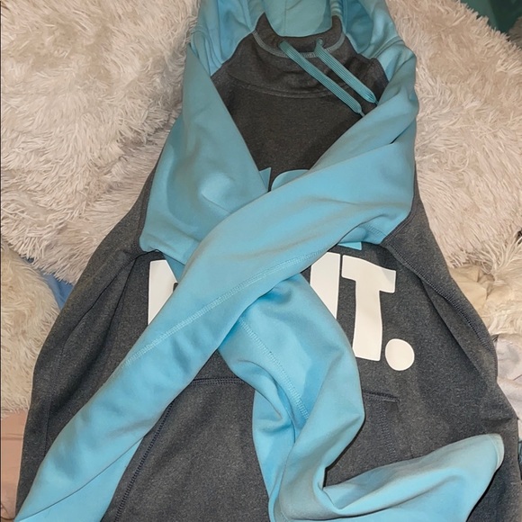 Nike Therma Fit Hoodie - Picture 2 of 4